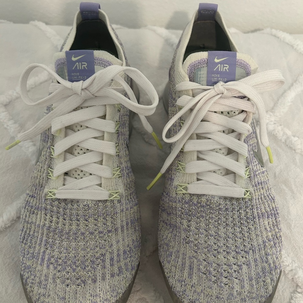 Nike Women's VaporMax Flyknit - White and Lavender. - Picture 2 of 7